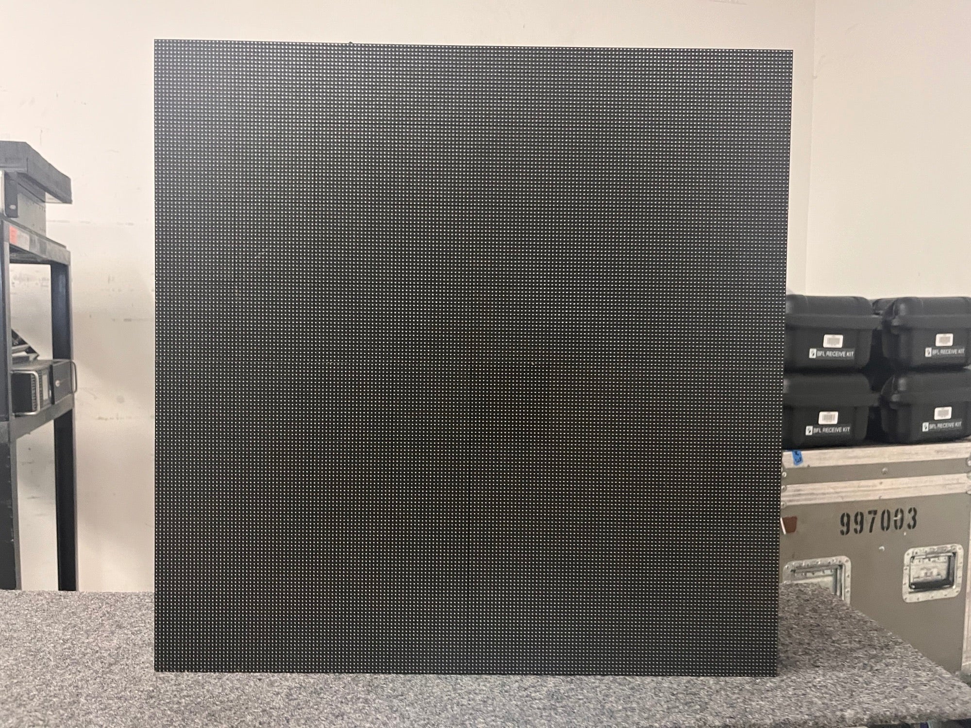 Absen M2.9 2.9mm Indoor LED Tile 56-Pack with 1x HDX660 Processor Package. (150sq ft) - Image 8