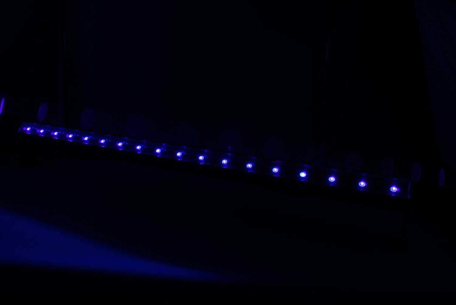 Chauvet SlimSTRIP UV-18 IRC UV LED Black Light Wash Bar - Image 4