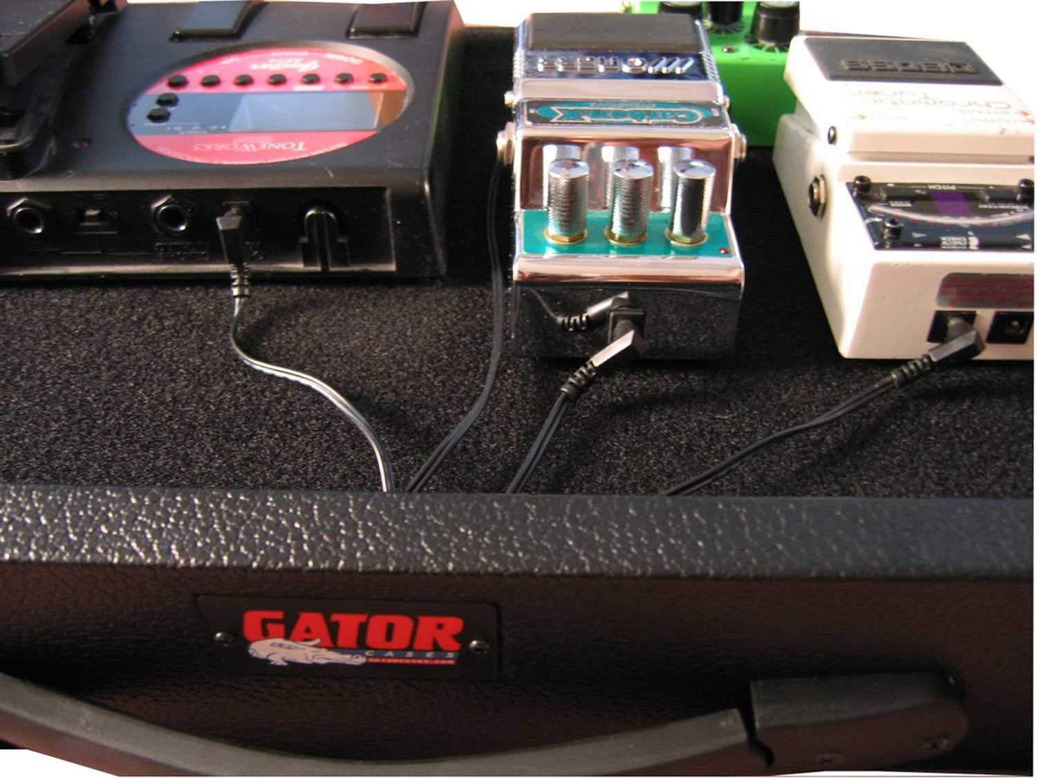 Gator GPTBLPWR Pedal Board with Carry Bag & Power Supply - Image 2