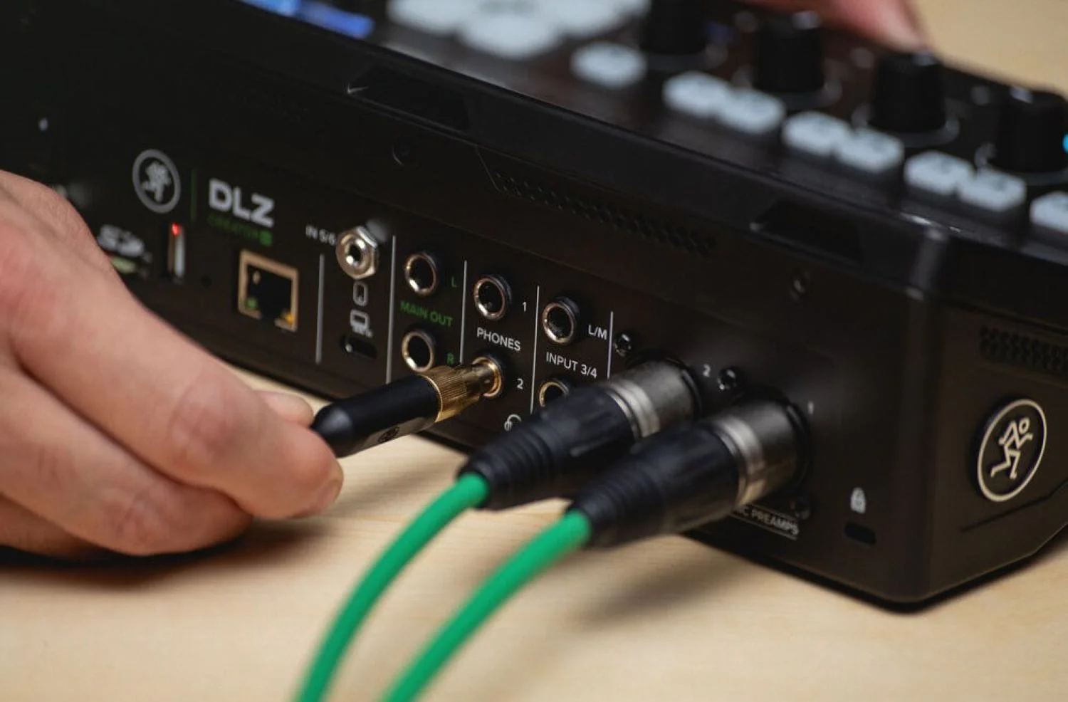 Mackie DLZ Creator XS Compact Adaptive Digital Mixer for Podcasting and Streaming with Mix Agent - Image 15